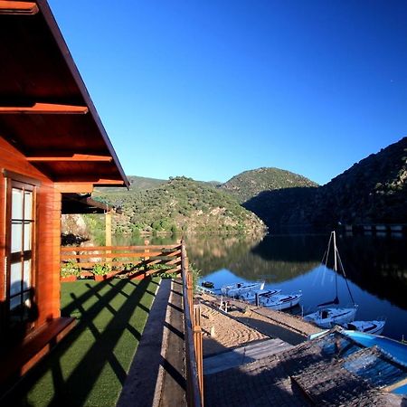 Douro Yacht Charter & Bungalows São João da Pesqueira Bagian luar foto