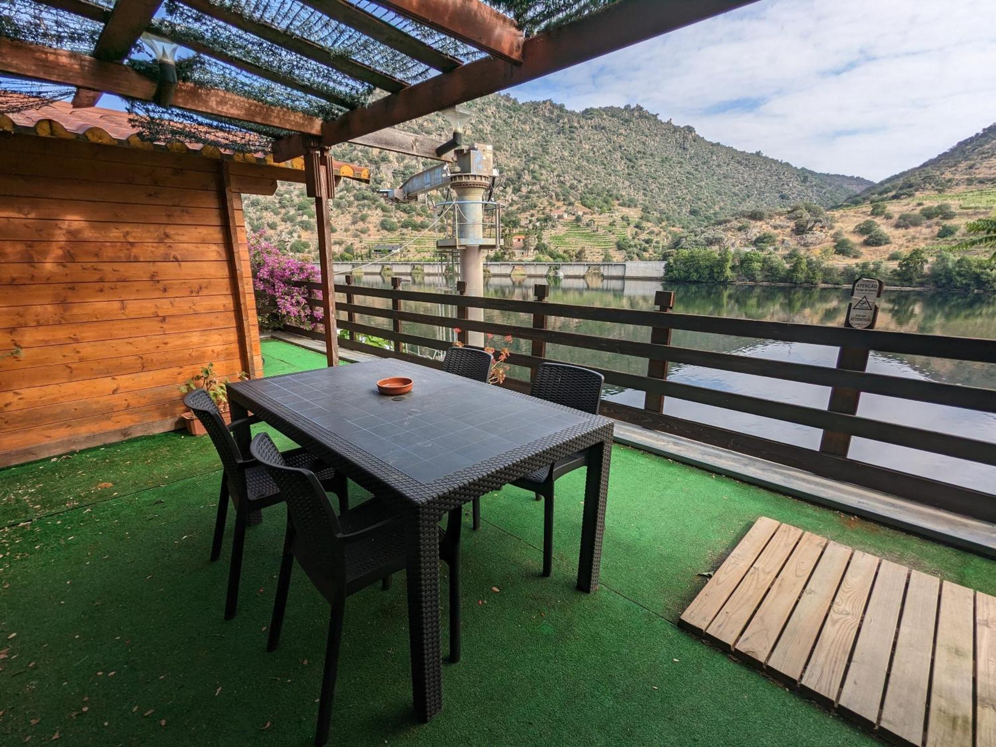 Douro Yacht Charter & Bungalows São João da Pesqueira Bagian luar foto