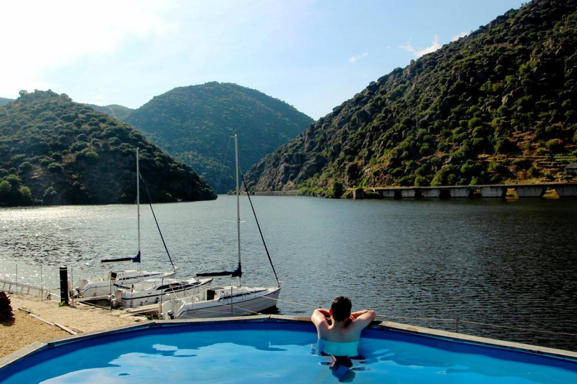 Douro Yacht Charter & Bungalows São João da Pesqueira Bagian luar foto