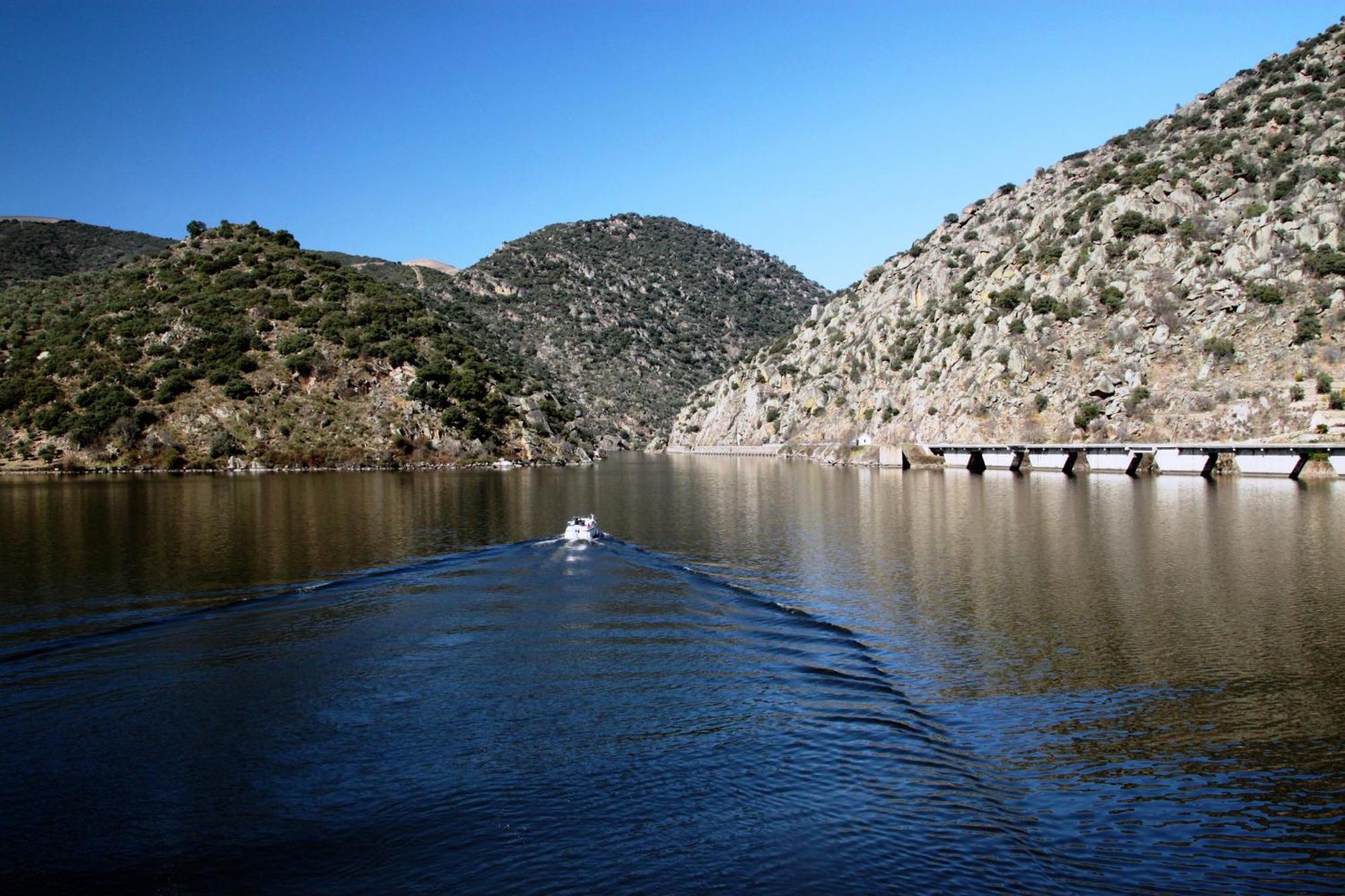 Douro Yacht Charter & Bungalows São João da Pesqueira Ruang foto