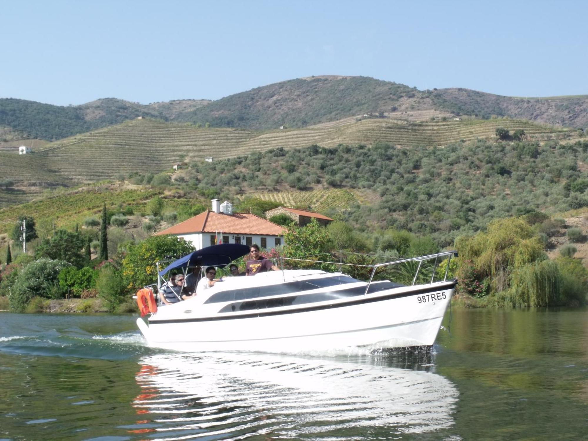 Douro Yacht Charter & Bungalows São João da Pesqueira Ruang foto